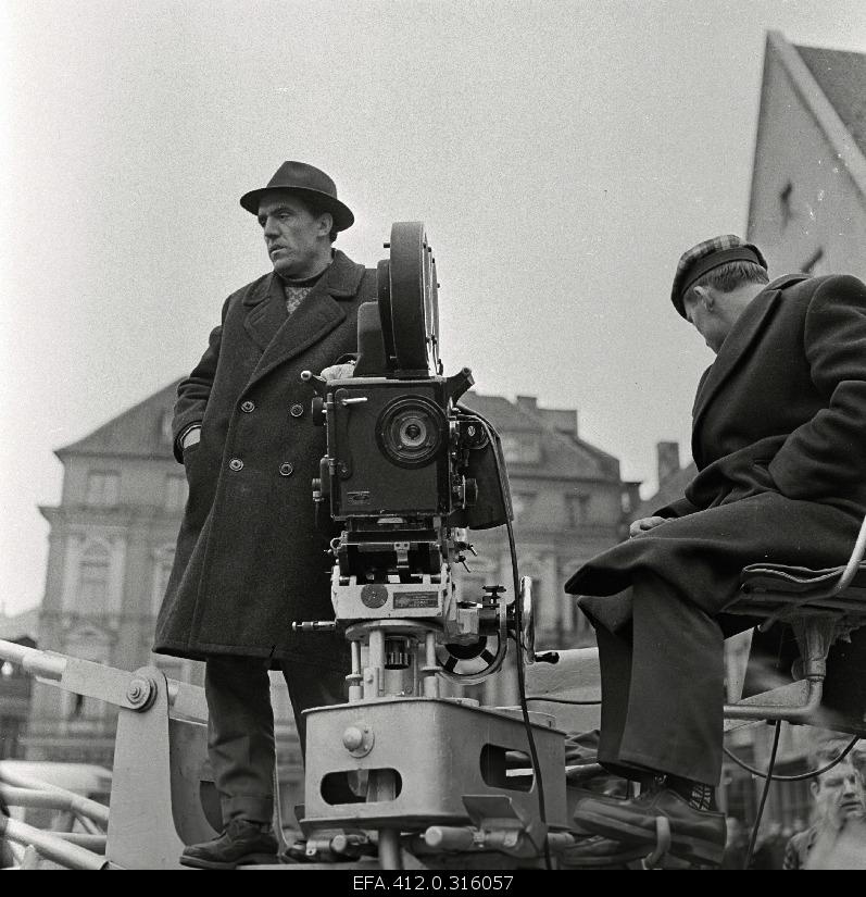 Filming "Mäeküla milkman" at Raekoja Square. Jüri Järvet - Mountain Village milkman Tõnu Prillupina