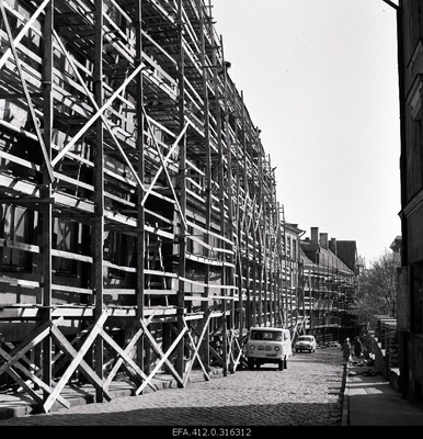 Old-Tooma Street in order (preparation for the 25th anniversary of the Republic).  similar photo