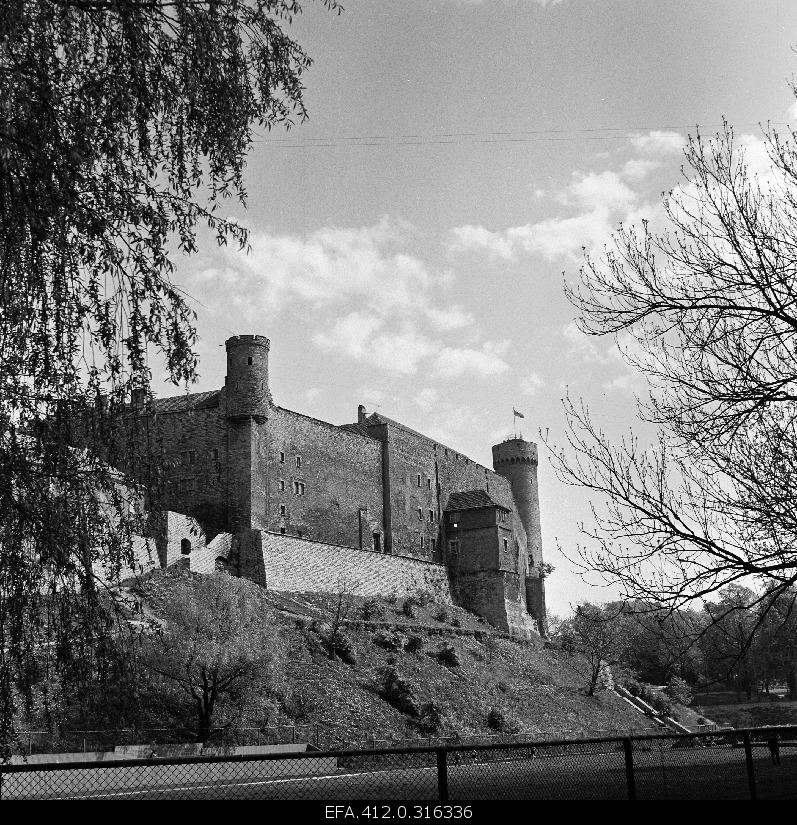 Views on Toompea and Pikku Hermann.