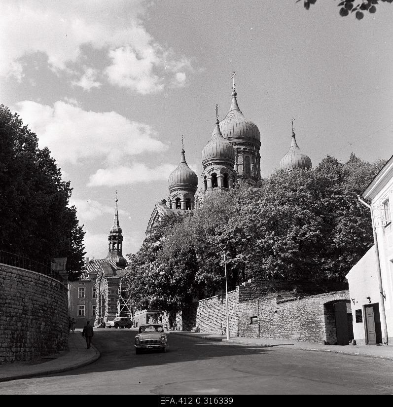 View Toompea Street.