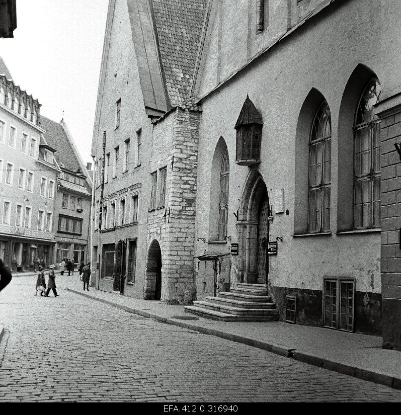 Houses on Pikal Street.