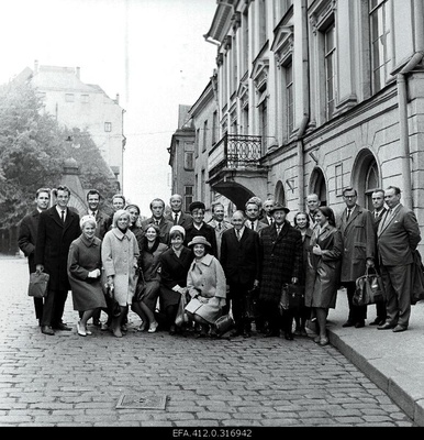 Participants from the seminar of the leaders of the Republican peaotassuring.  similar photo