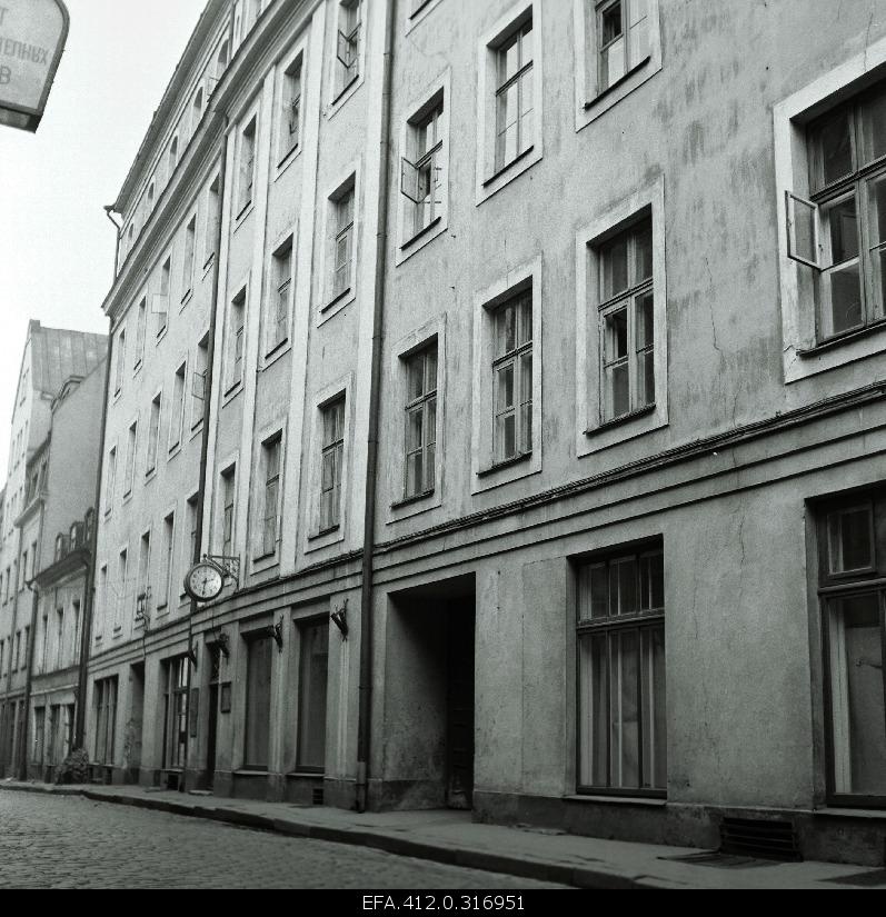 Places related to the poetry Marie Under in Tallinn. Long 36, Long 34.