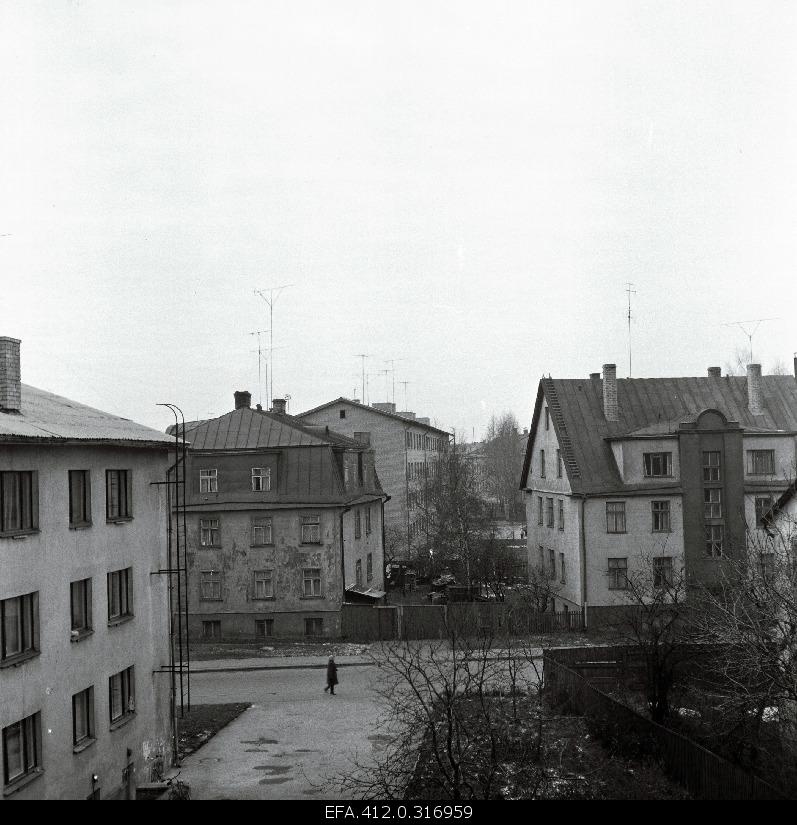 Places related to the poetry Marie Under in Tallinn. Views Cross (Oskari) tn 17-55 windows.