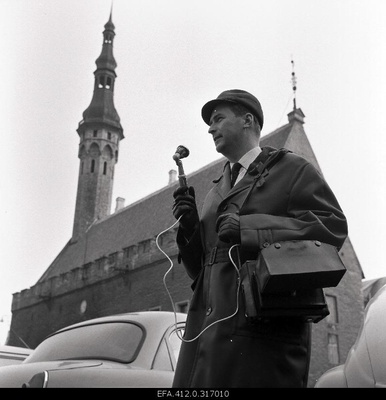 Radio porter Ivar Trikkel.  similar photo