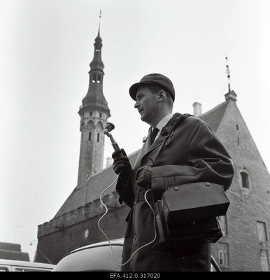 Radio porter Ivar Trikkel.  similar photo
