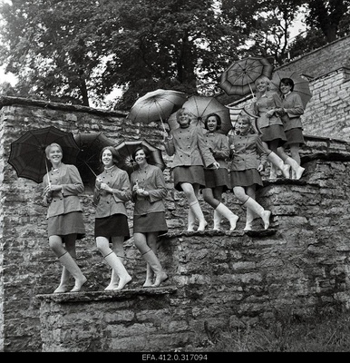 Girls' ensemble "Elektra" with rain shelters.  similar photo