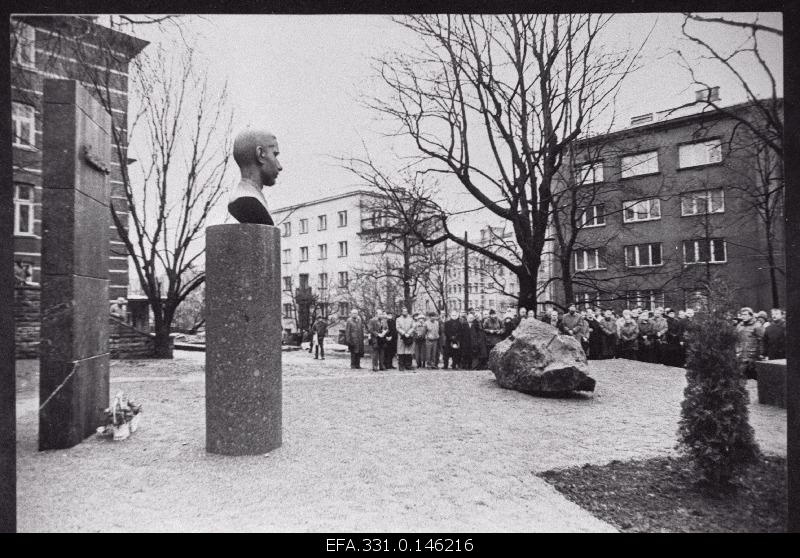 Opening of the memorial pillar of Malemeister Paul Keres at the corner of Tõnismäe Pärnu Road and Hariduse Street.