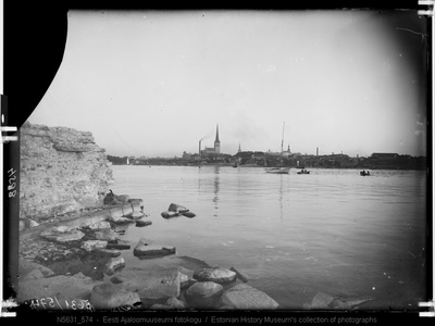 Vaade linnale merelt  duplicate photo