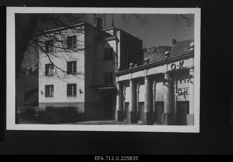 View of the building of the Tallinn Conservatory and the entrance of the cafe O.K.