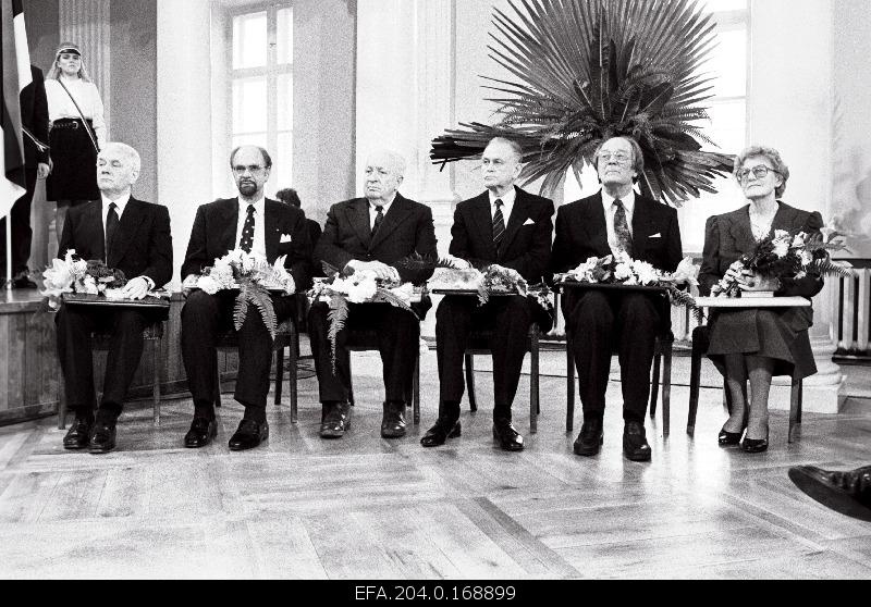 Professor Aleksander Loit, Professor of the University of Tartu, Professor Endel Tulving, Professor of the University of Toronto, Professor of the Soviet Union, Professor Boriss Petrovski, Professor of the University of Turku, Professor Olavi Johannes Grnö, Estonian Soviet writer Jaan Kross, Professor of the University of Ohio, Ilse Lehiste.