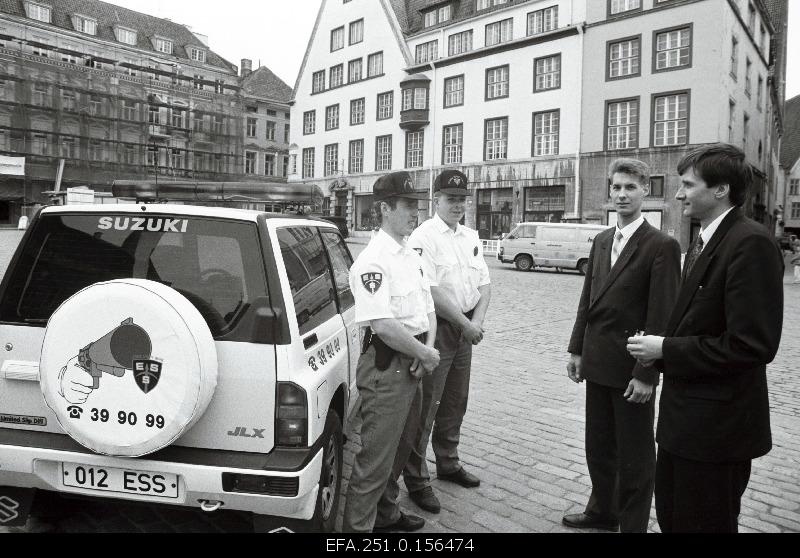 The security company ESS patrol on the Raekoja Square is commissioned by the Chief of Operational Service Raivo Mägi.