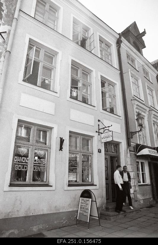 Jewelry and golden shops on Kullassepa Street.