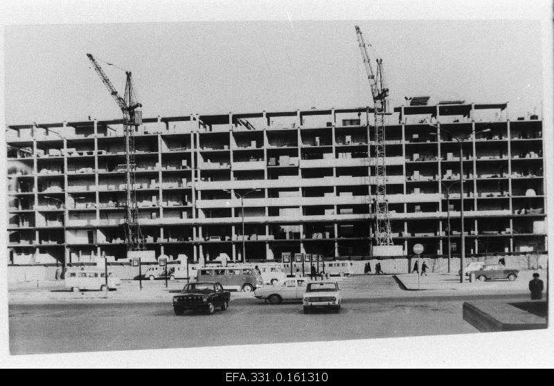 Construction of Tallinn Service House.