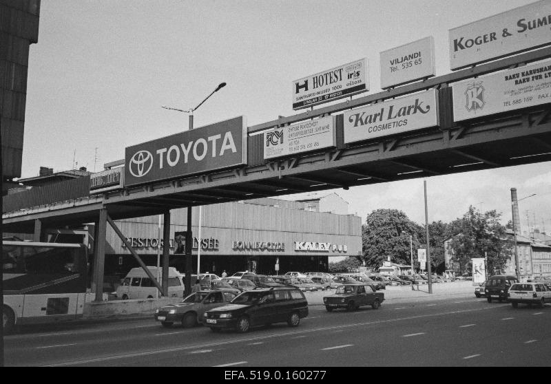 Make a crossing bridge with ads at the hotel “Olympia”.
