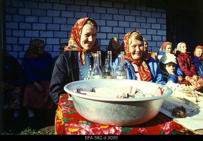 Weddings in Pärna Farm. On the left, the bride Heli Hazarov.