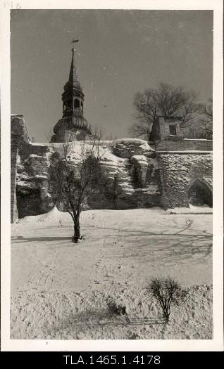 View of the Toompea wall rebuilt 1935/36