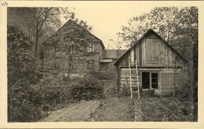 A large house in the corner of Roosikrants and Väike Pärnu mnt.  duplicate photo