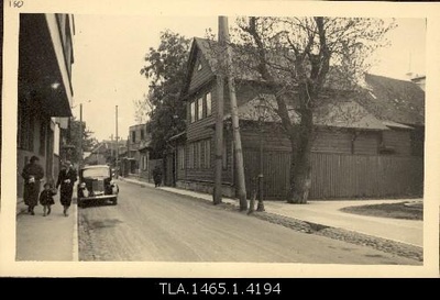 The house of the women's associations. Building of the Women's Association on the street of Väike Roosikrants. Dismantled in 1935.  similar photo