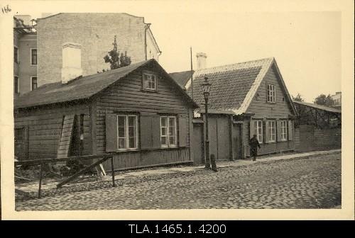 Small houses of Pärnu mnt, dismantled in 1935.