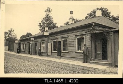 A. Ströhm house Väike Pärnu mnt, dismantled in 1935.  similar photo