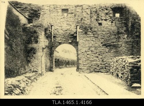 Nunne Gate. The second front gate from outside.