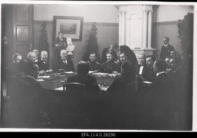 Take peace. Peace negotiations between the Republic of Estonia and the Soviet Russian peace embassies.  duplicate photo