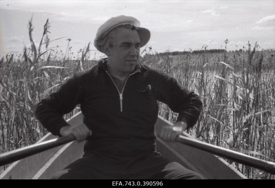 Gustav Ernesaks on Lake Tamula.  similar photo