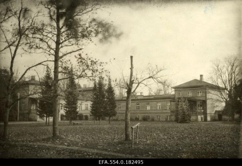 Kurna mõisa härrastemaja vanem osa.