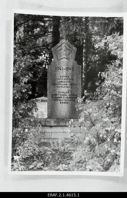 A memorial in Märjamaa, which has been built on those who have fallen in World War II. Text: "1941-1945 for the fighters of the Soviet army that fell in the Great Isamaas War".  duplicate photo