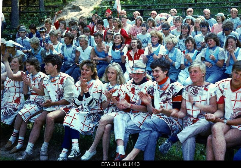 Vabariiklik õpilaskomsomoli aktiivi kokkutulek Trepimäel.