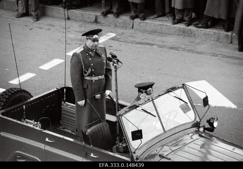 On the 73th anniversary of the October Revolution, the parade of the Soviet Army will be welcomed by Vizeadmiral J. Belov, the Chief of the Tallinn Garnison.