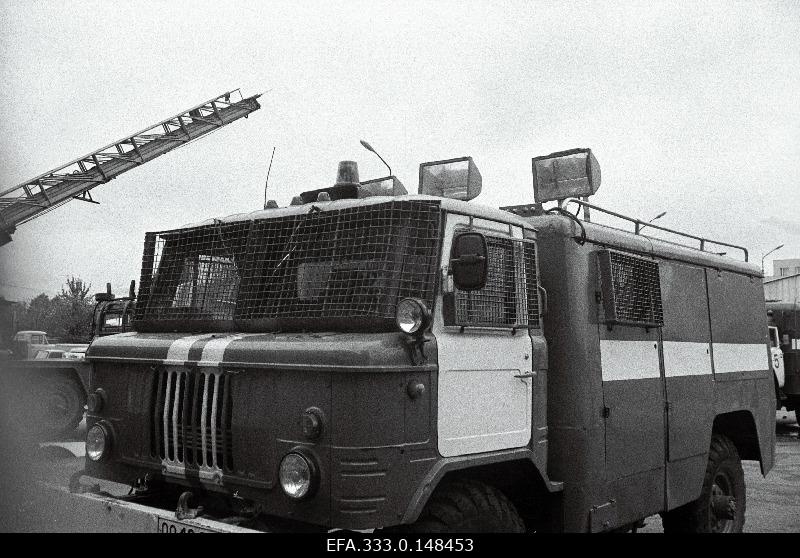 Built with windows 5th fire-fighting unit GАЗ-66 car to guard the Toompea Castle after the interview of the participants attacked the castle.