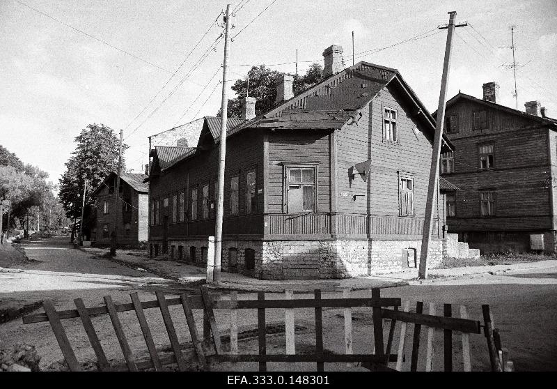 View on the crossroads of Salme and Uus-Kalamaja streets.