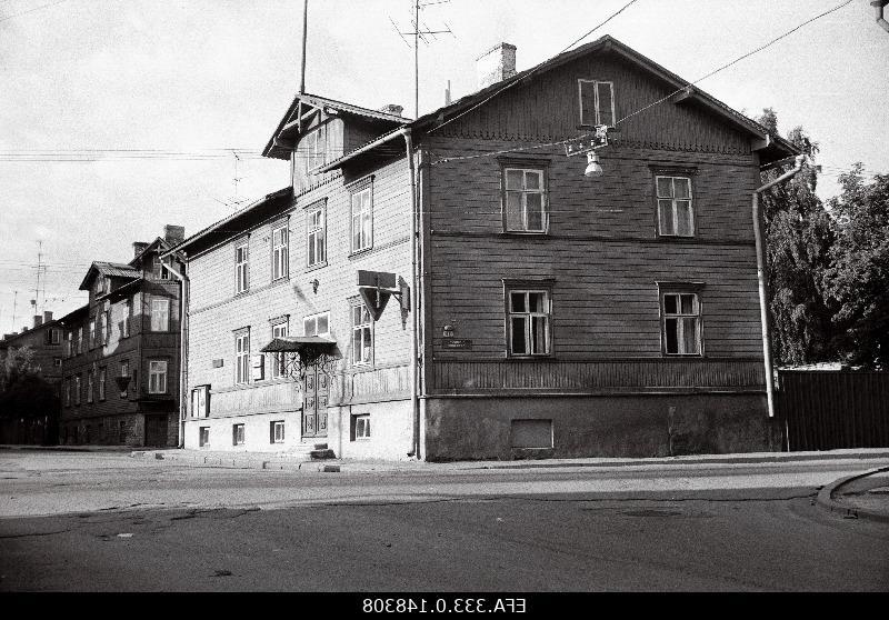 View of the crossroads of Salme and J. Nikonov streets.