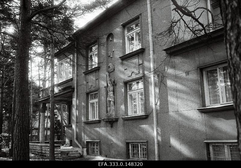 View to the guest house of the government of the Republic Show Street 23.