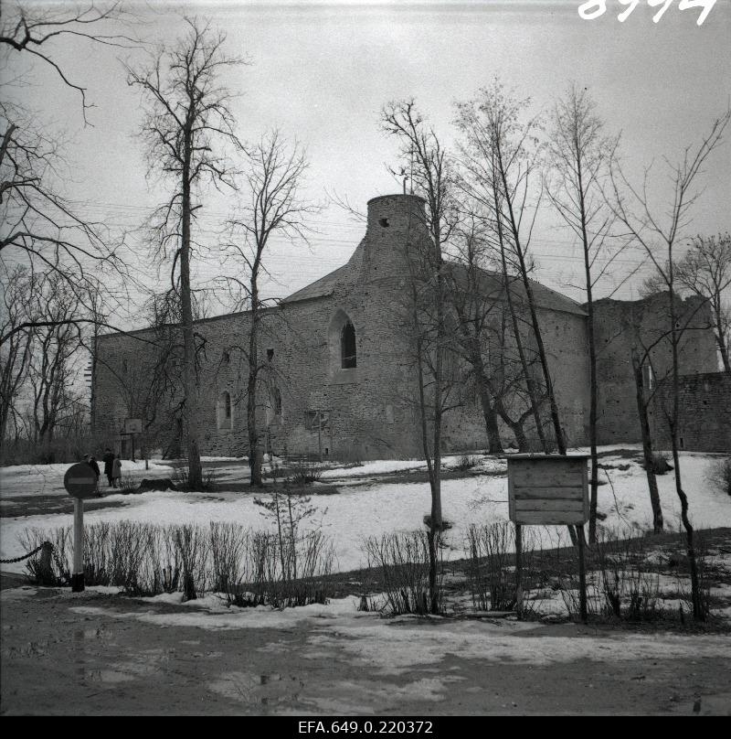 General view of Padise monastery.