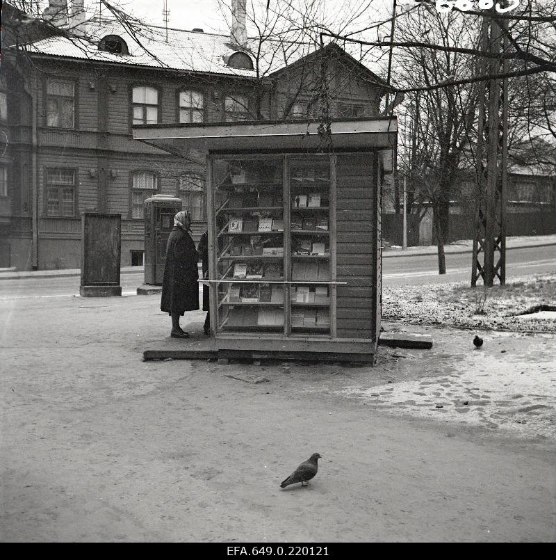 View of the newspaper hekioski on Toompuiesteel.