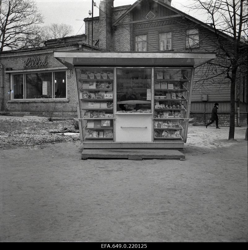 View of the newspaper hekioski on Toompuiesteel.