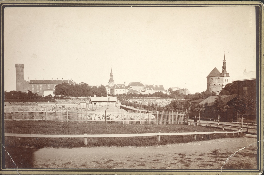 TLA 1465 1 93 Views Toompea from the present Church of Karl 1882 1890 Photographer Charles Borchardt - Views Toompea from the present Church of Karl 1890