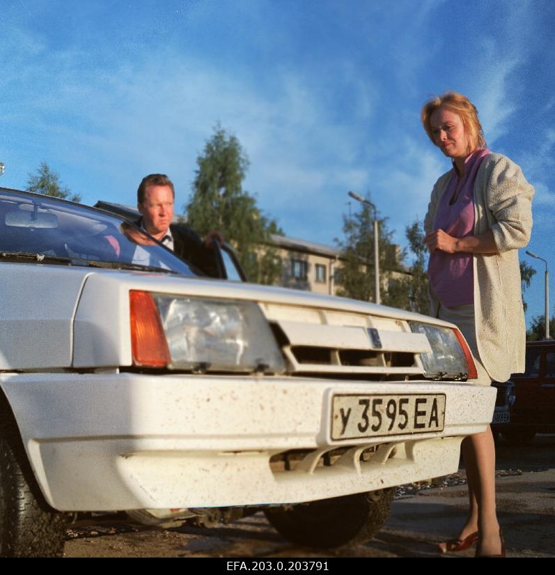 A scene from the game film "Only for mad or merciful sister". Rita (Margarita Terehhova) meets Johan's mother Viktor (Mihkel Smeljanski).