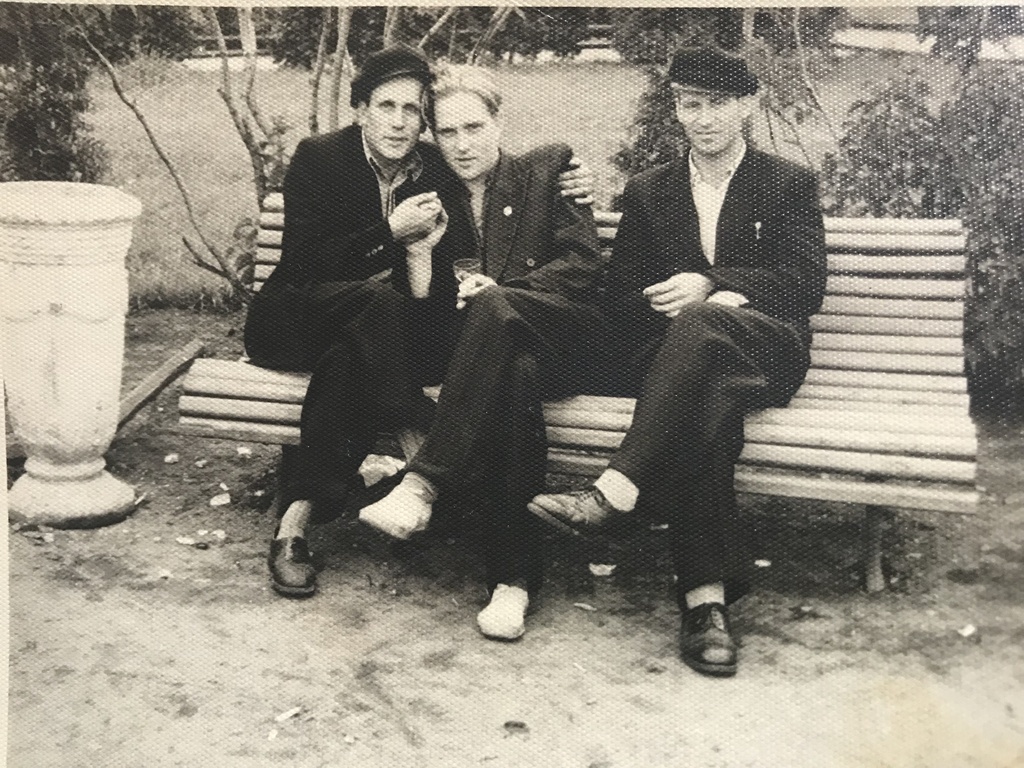 Kohtla-Järve 1956, characteristic white garbage boxes/washes. First Ants Jõearu from the left