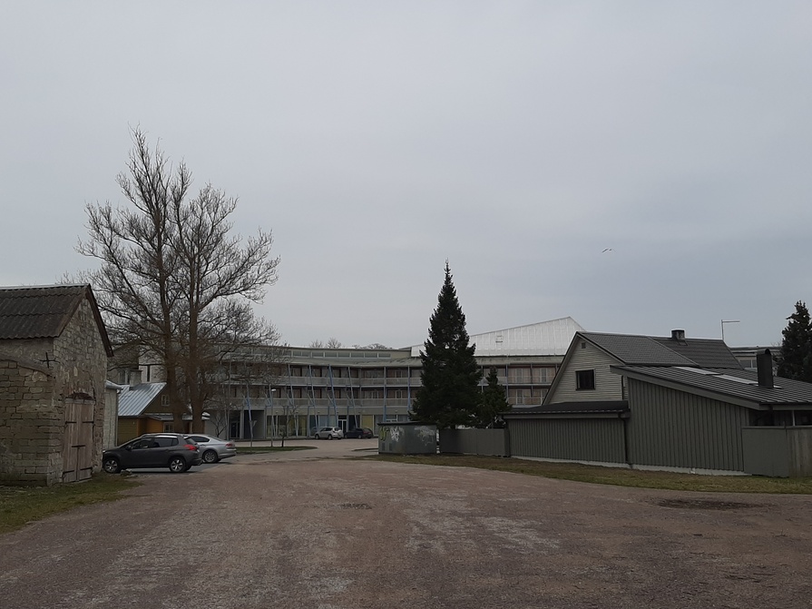 Kuressaare, Uus mudaravila, vaade Wildenbergi vabriku korstna otsast rephoto
