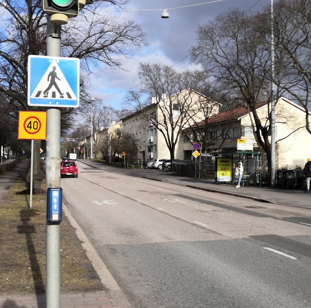 Kadunrakentamista Käpylän Kisakylässä Koskelantien ja Sofianlehdonkadun kulmassa. Taustalla Koskelantie 7 -9. rephoto