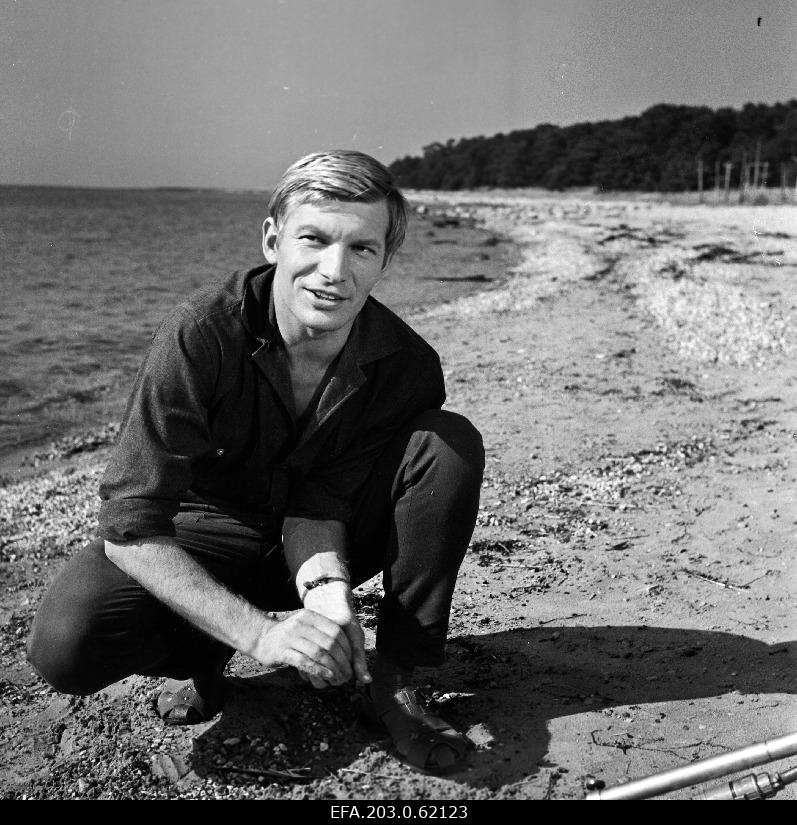 Jozas Budraitis Tanel's part of the film studio "Tallinnfilm" in the game film "The girl in black".