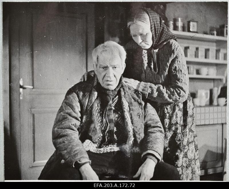 Kader Filmstudio Tallinn Films from gamefilm Writers from Sõgedate village. On the left of the player K. Karm Martin Saire.