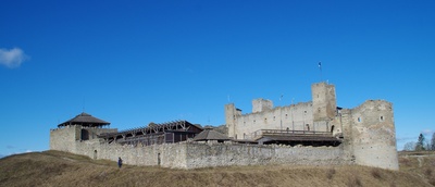 Ruins of Rakvere Castle with vallurhaava1 - Ruins of Rakvere Castle rephoto