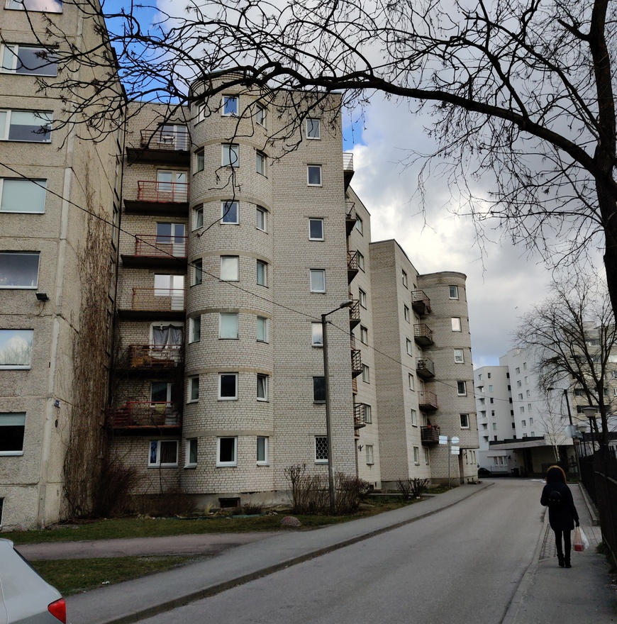 Ühiselamu Tallinnas, külgvaade rephoto