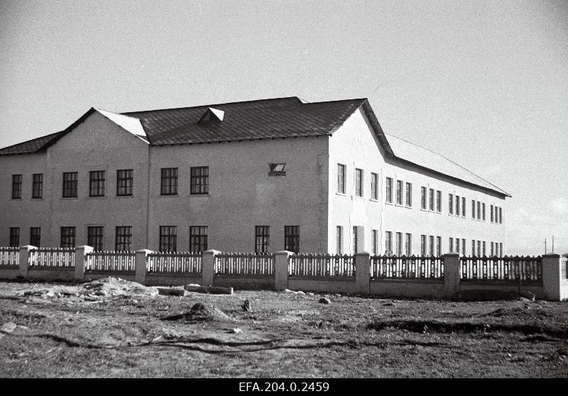 Building school house in Jõhvis.