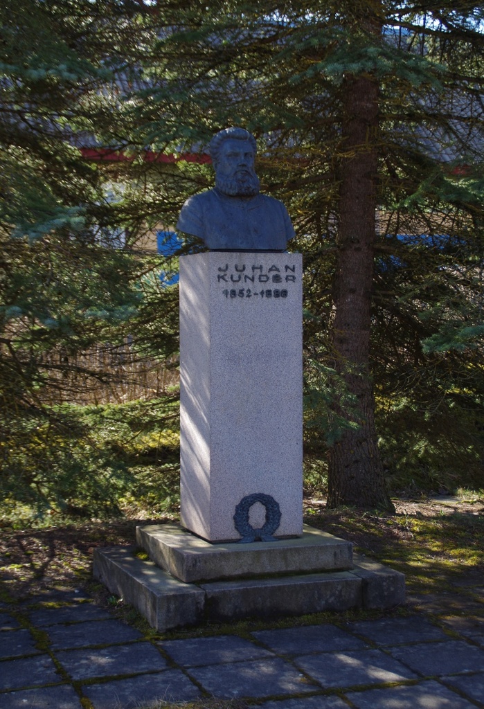 Juhan Kunder Memory Step in Rakvere rephoto